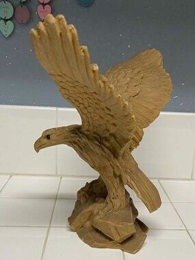eagle sculpture